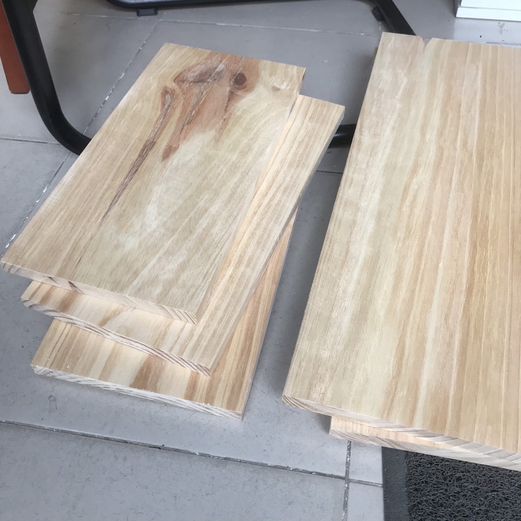 Tấm gỗ thông làm mặt kệ trang trí mặt rộng 20cm dài 80-100cm dày 18mm  đã chà láng bằng giấy nhám