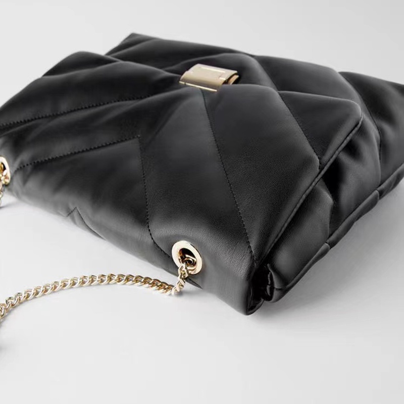 Zara Túi Xách Đeo Vai Cỡ Lớn Đính Đá Phối Dây Xích Thời Trang Nữ Sành Điệu