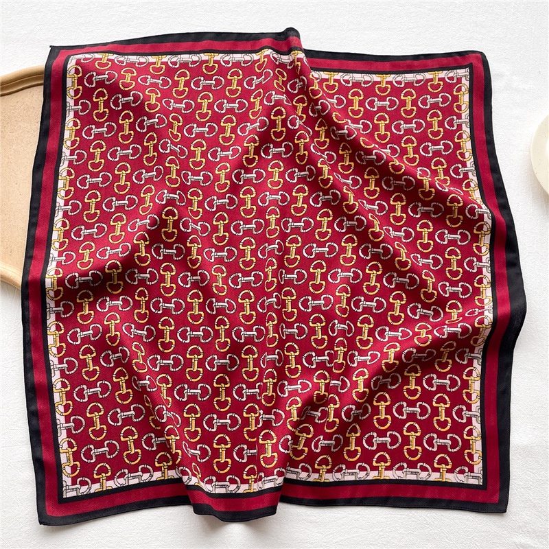 Khăn Choàng Hai Mặt Hình Vuông Bằng Nhung Kích Thước 65 X 65Cm Màu Sắc