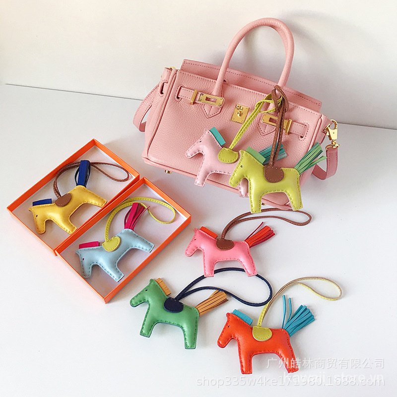 Móc Khóa Da Cừu Bạch Kim Khâu Tay Hình Ngựa Pony Quyến Rũ Sáng Tạo Cho Xe Hơi