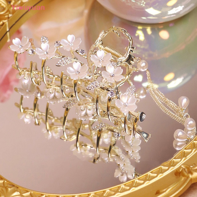 1 Kẹp Tóc Tua Rua Đính Ngọc Trai Nhân Tạo Dễ Thương