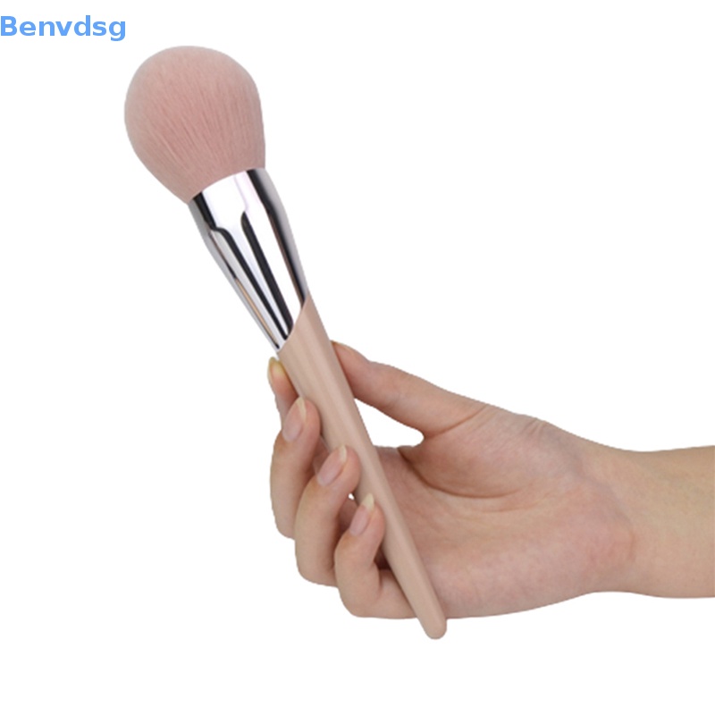 Cọ Trang Điểm Đầu Phẳng Mềm Mại Tiện Dụng