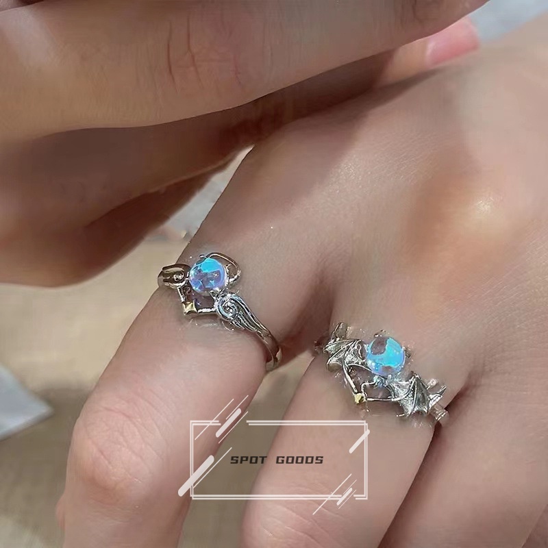 Nhẫn Cặp Đôi Thiên Thần Và Quỷ Đá Mặt Trăng Sang Trọng Làm Quà Tặng Ngày Của Người Lớn