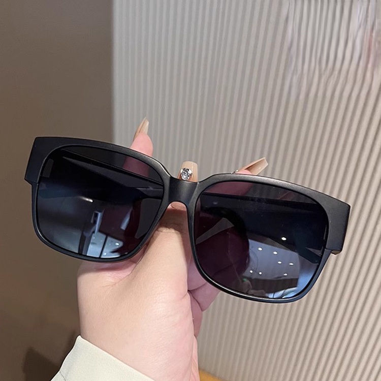 Kính Mát Chống Tia UV400 Nhiều Màu Sắc