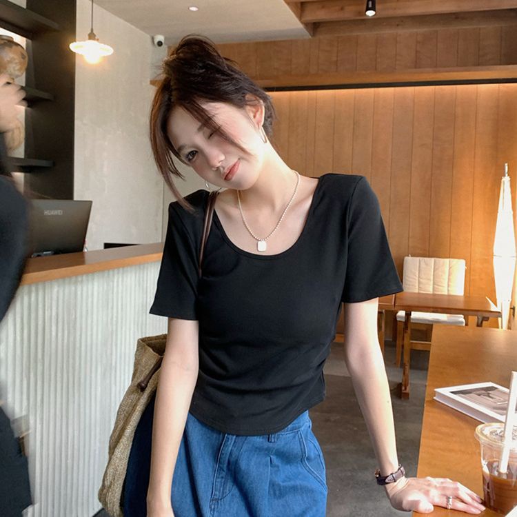 【WANG JIAO ZHAN】 Áo crop top nữ Phiên bản Hàn Quốc của áo phông ngắn tay ôm sát và áo ngắn hở lưng thon gọn【9979】