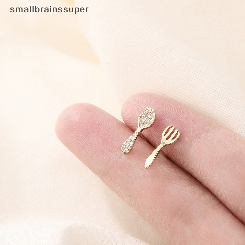 Bông Tai Hình Nĩa Đính Pha Lê Mini Đơn Giản Cá Tính Cho Nữ SBS