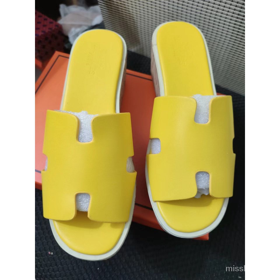 Dép Sandal Đế Xuồng Dày Dặn Kiểu Dáng Thời Trang Dành Cho Nữ