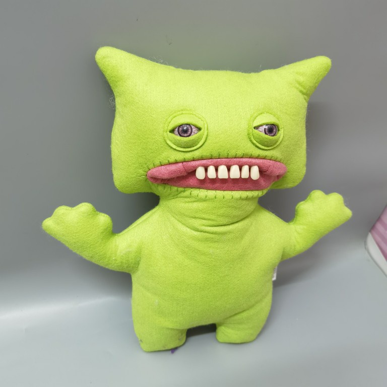 Thú Nhồi Bông Hình Quái Vật Răng To Dễ Thương