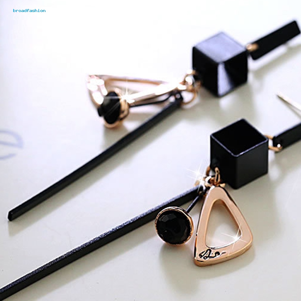 Đôi Khuyên Tai Dài Gắn Phụ Kiện Thời Trang Cho Nữ