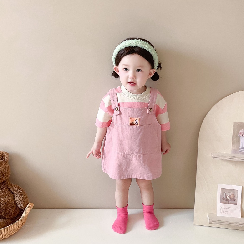 Set Áo Thun Ngắn Tay Kẻ Sọc + Đầm Yếm Dễ Thương Cho Bé Gái