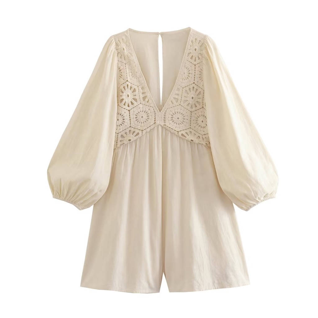 Uibey fashion v-neck crochet needle splicing bishop sleeve Áo liền quần eo cao 2643