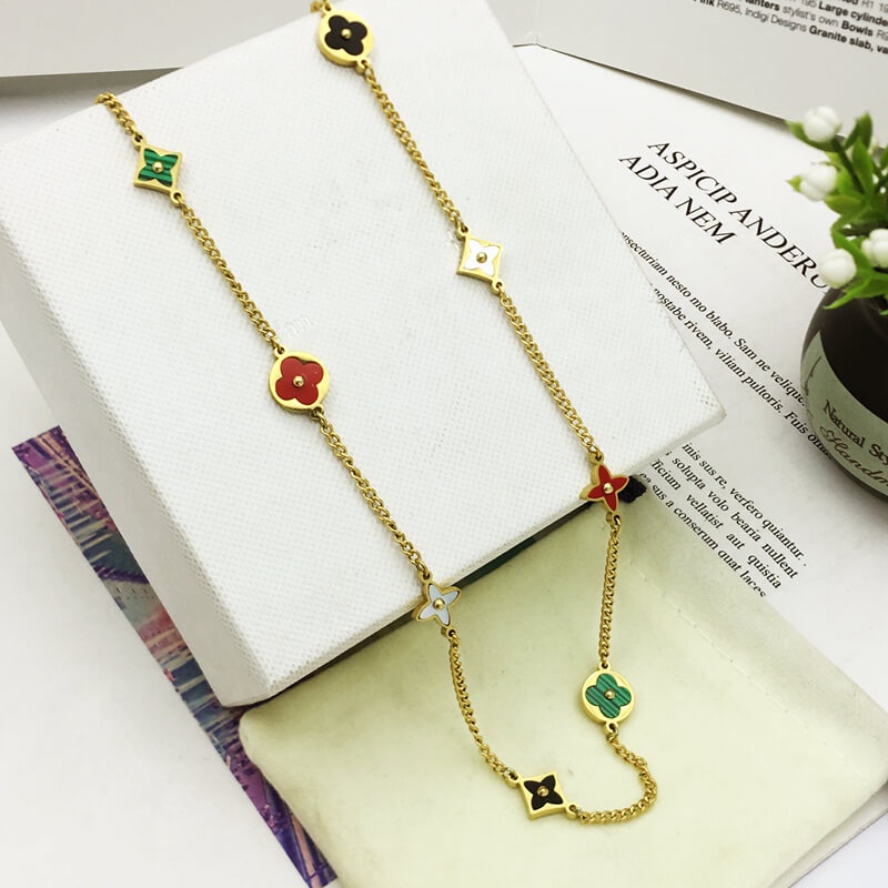 Vòng cổ Thép Titan Hình Cỏ Bốn Lá Phong Cách Phương Tây Thời Trang Cho Nữ Không Phai Màu