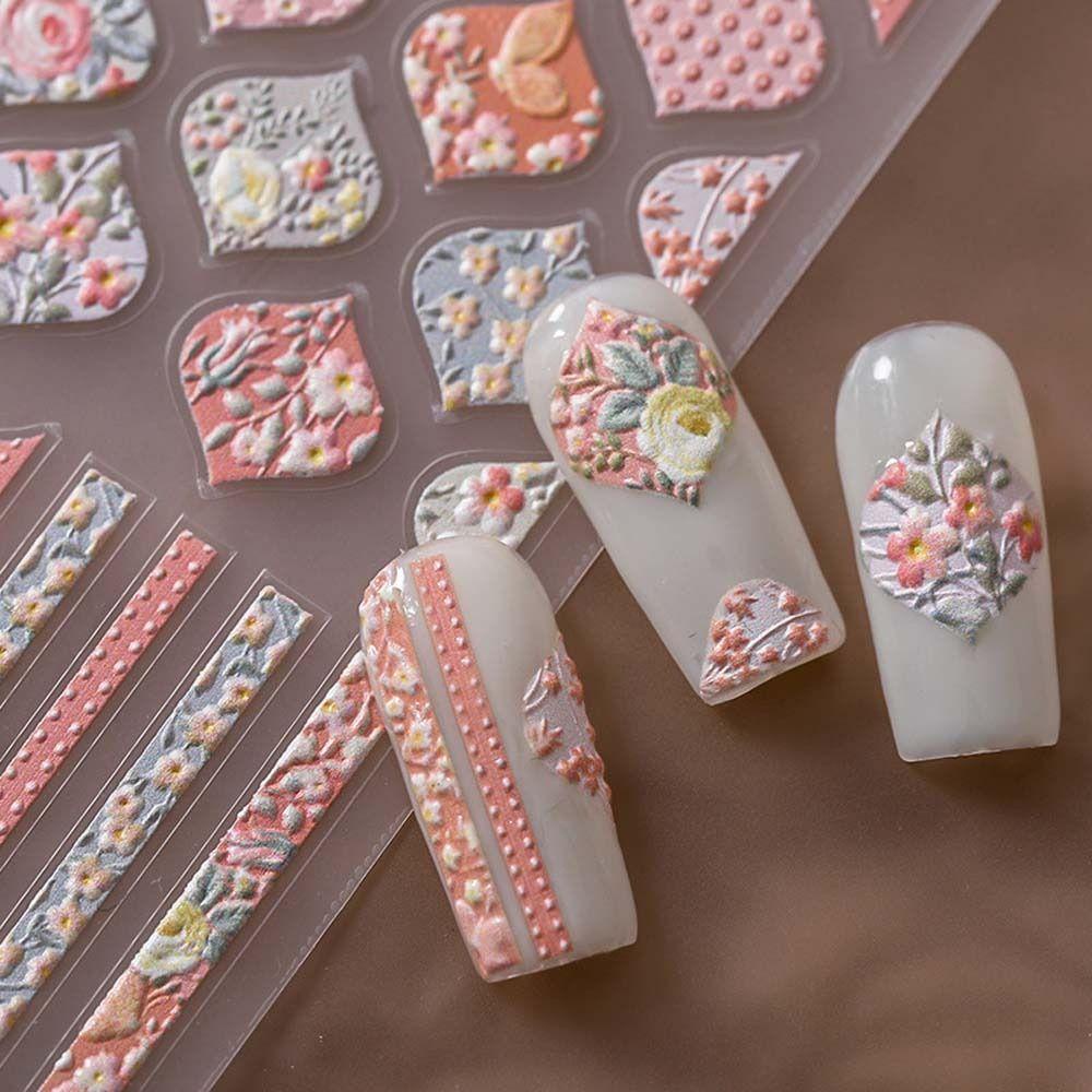 Miếng Dán Trang Trí Móng Tay Họa Tiết Hoa Cúc / Bướm / Trái Tim 3D Dành Cho Nữ