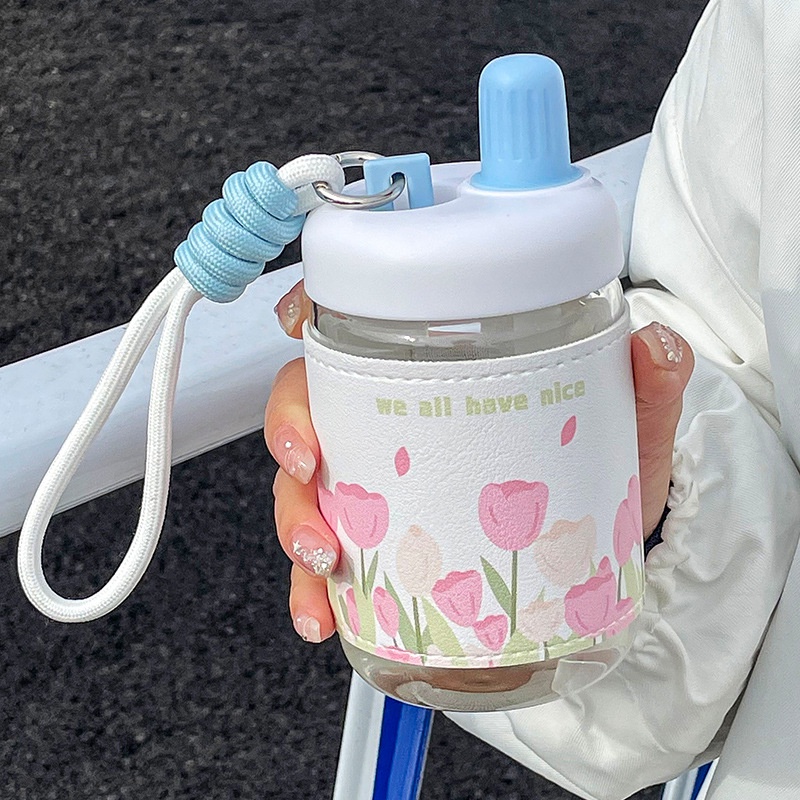 Bình Nước Thủy Tinh Cầm Tay 500ML Bằng Da Không BPA Họa Tiết Hoa Tulip Kèm Ống Hút