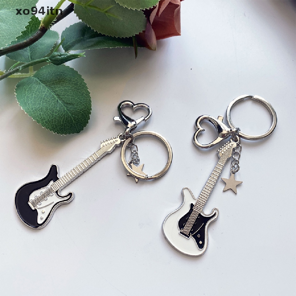 Móc Khóa Kim Loại Mặt Hình Đàn Ghita Trắng Đen Y2k Phong Cách Vintage