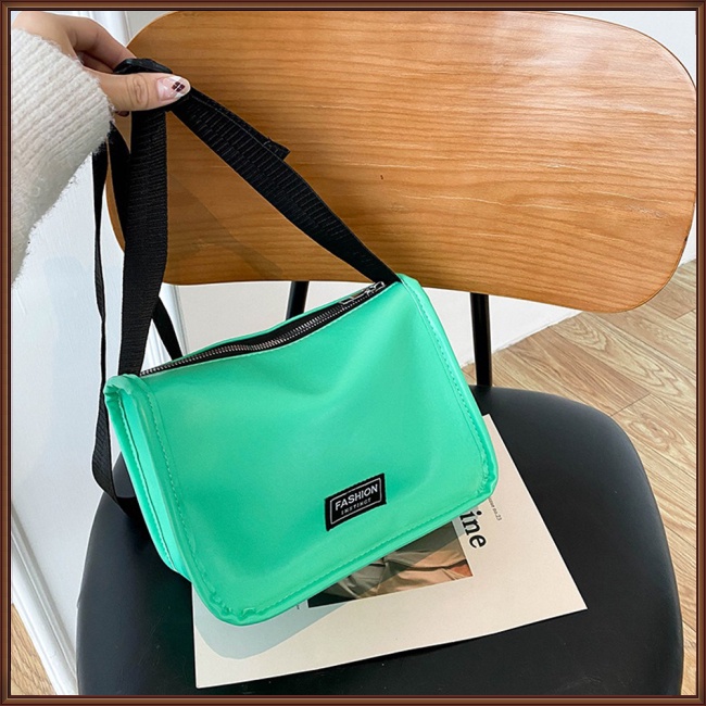 Túi Đeo Chéo Vai Bằng Da Nhân Tạo Màu Trơn Thời Trang Sành Điệu Cho Nữ