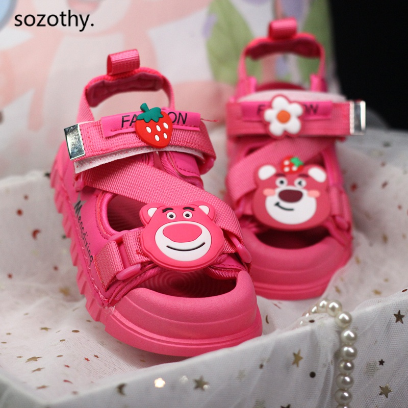 Giày Sandal Thể Thao Đế Mềm Chống Trượt Hình Gấu Và Dâu Tây Dành Cho Trẻ Mẫu Giáo 3-6 Tuổi