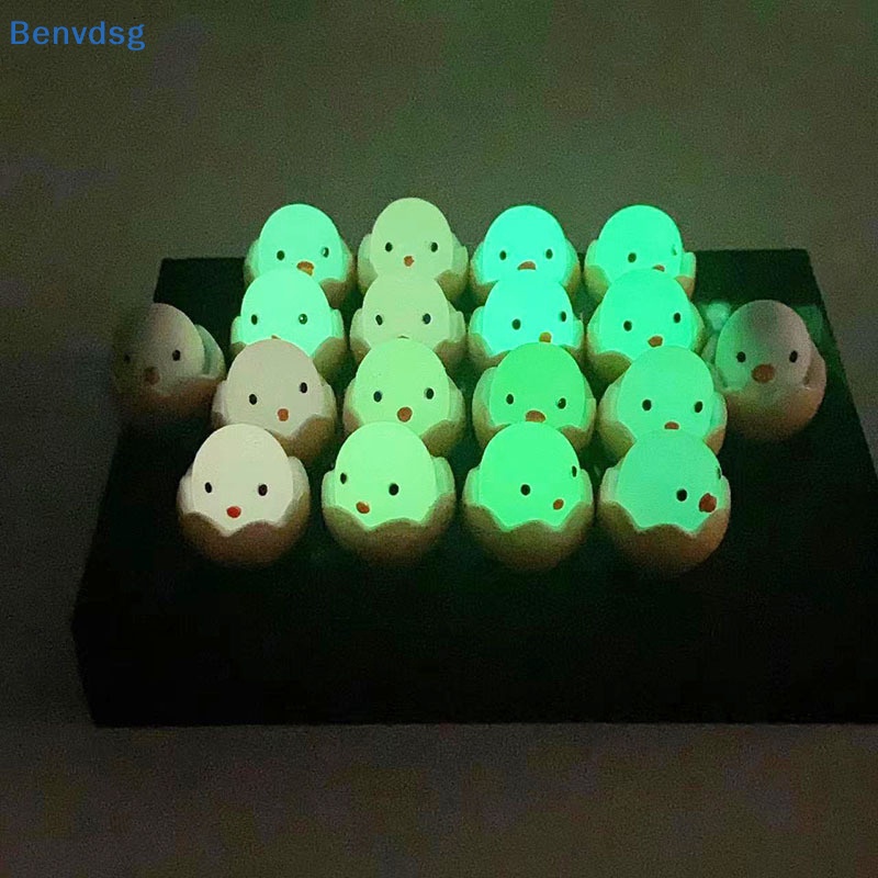 Bộ 2 Mô Hình Gà Con Bằng Nhựa Resin Phát Quang Dễ Thương Trang Trí Xe Hơi