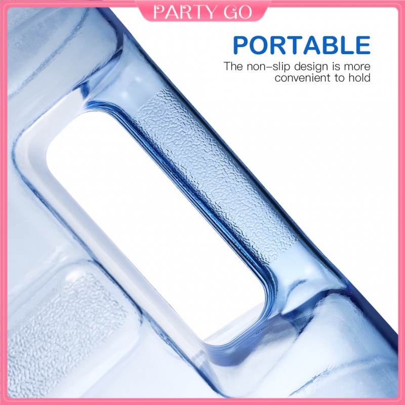 1 Bình Đựng Nước Có Tay Cầm Tiện Lợi Khi Đi Du Lịch