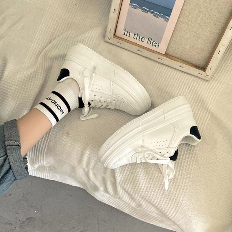 Giày Thể Thao Cột Dây Đế Dày Thoáng Khí Thiết Kế Mới Cho Nữ