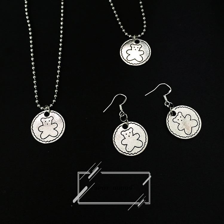 Vòng cổ Mặt Tròn Hình Gấu Và Bánh Quy Dễ Thương