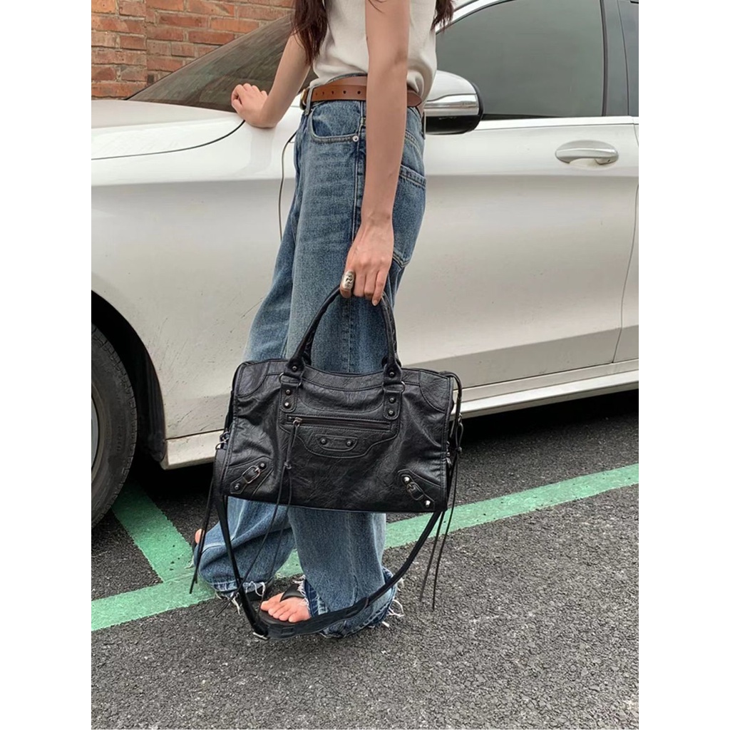 Balenciaga Túi Da Đeo Chéo Thời Trang Dành Cho Nữ