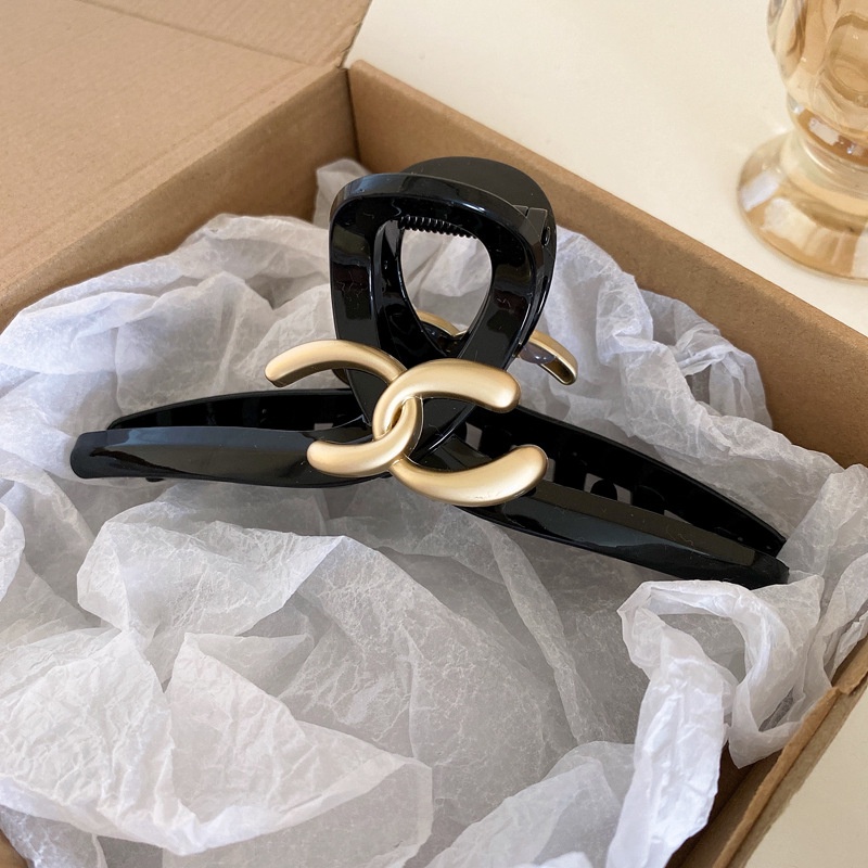 Kẹp Tóc Acrylic Hình Cá Mập Nhỏ In Chữ Đơn Giản Dễ Phối Đồ Cho Nữ