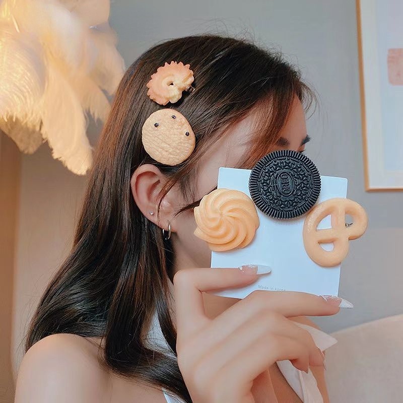 Kẹp Tóc Mái Bên Họa Tiết Bánh Quy Hoạt Hình Vui Nhộn