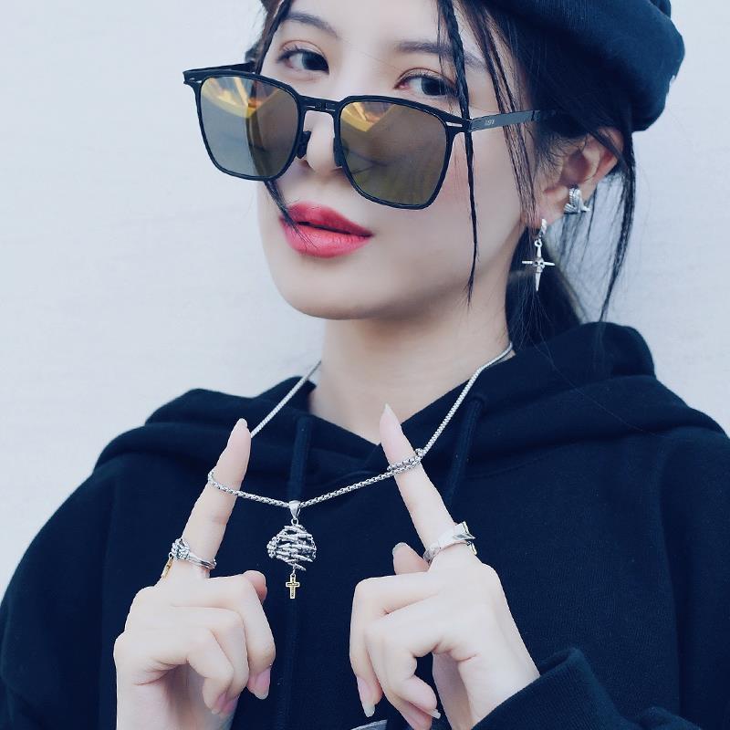 Dây Chuyền Mặt Hình Bàn Tay Và Đầu Lâu Phong Cách Punk Hip Hop Cao Cấp Dành Cho Nam Nữ