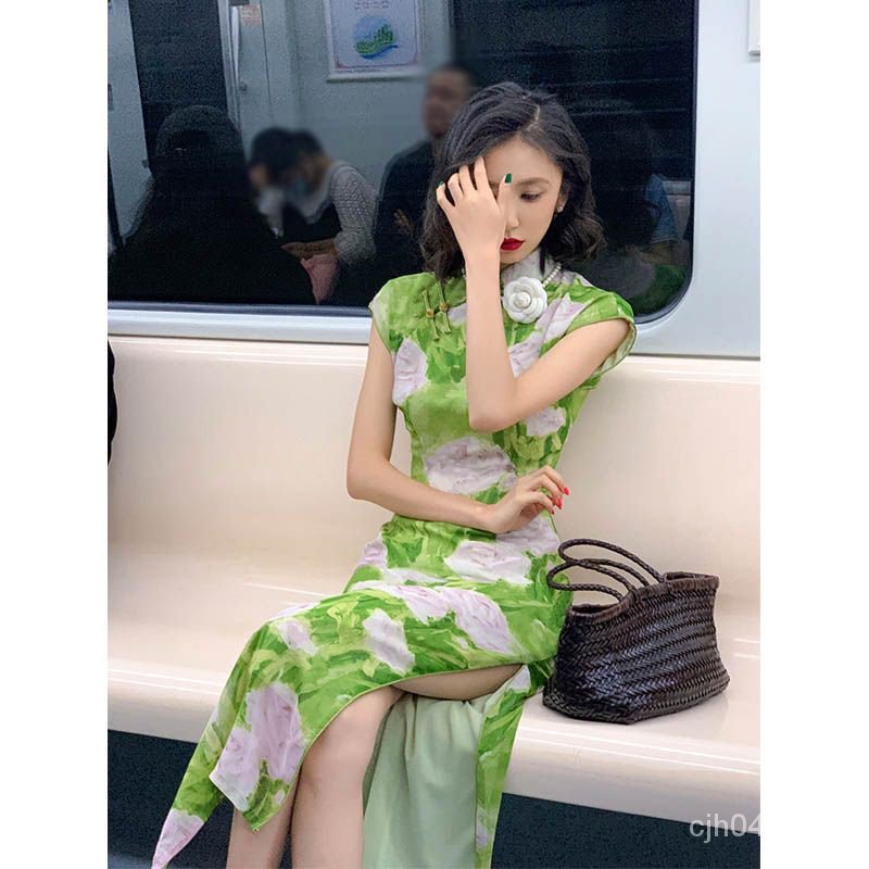 Sườn Xám Cách Tân Hở Nửa Chân Phong Cách Cộng Hòa Trẻ Trung Dài Đến Mắt Cá Chân Màu Xanh Lá Cây Phong Cách Mới 2023