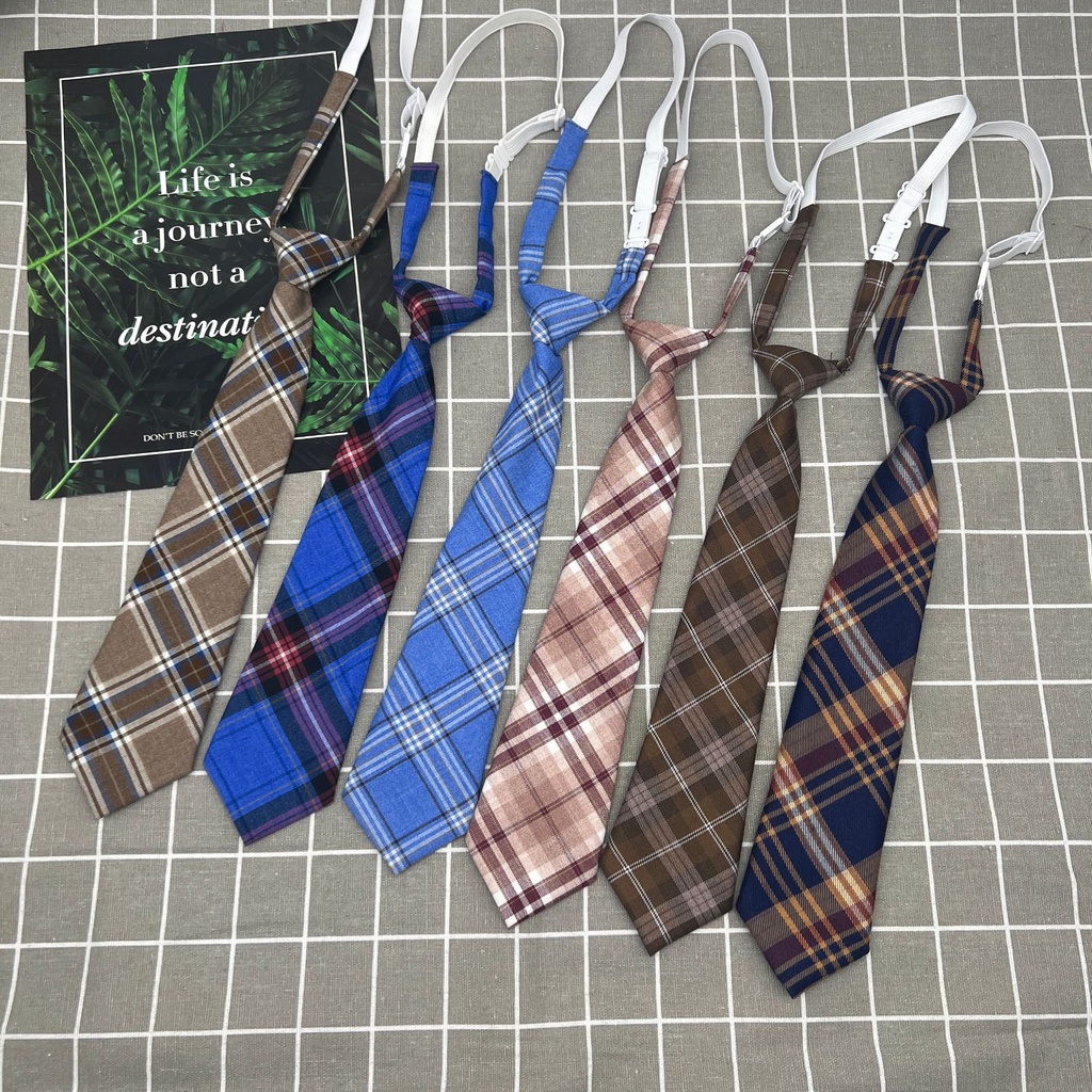 Cà Vạt Nơ Ngắn Màu Nâu Dễ Thương Xinh Xắn