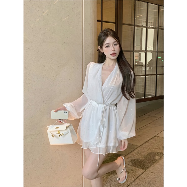 Đầm chiffon Tay Dài Màu Trắng Phối Bèo Xinh Xắn Thời Trang Dành Cho Nữ