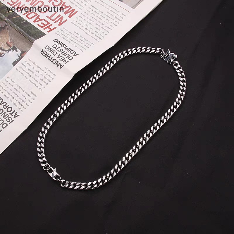 Vòng cổ Kim Loại Mặt Chữ M Phong Cách Punk Hip Hop Cá Tính