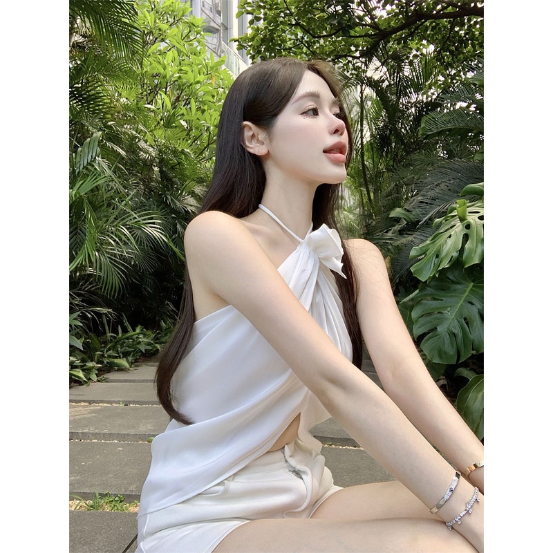 Áo tank top Sát Nách Màu Đen Hoạ Tiết Hoa Thiết Kế Ba Chiều Quyến Rũ