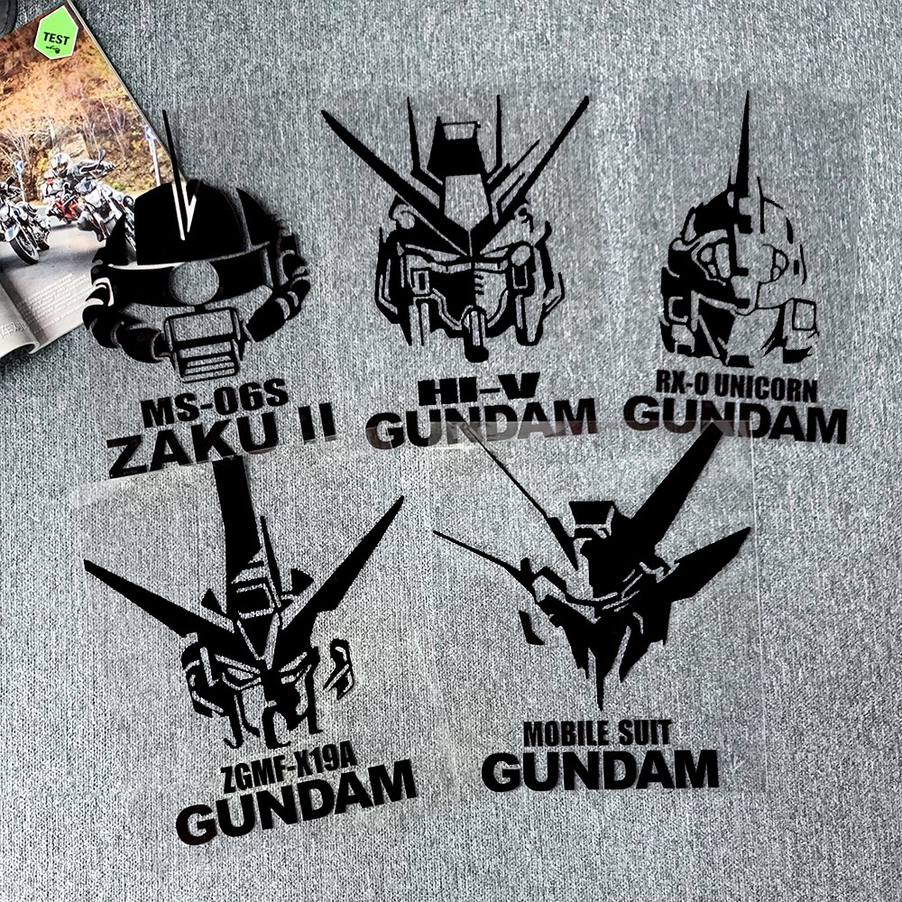 Sticker Dán Trang Trí Kính Chắn Gió Xe Hơi Hình GUNDAM Mobile Suit Nhật Bản