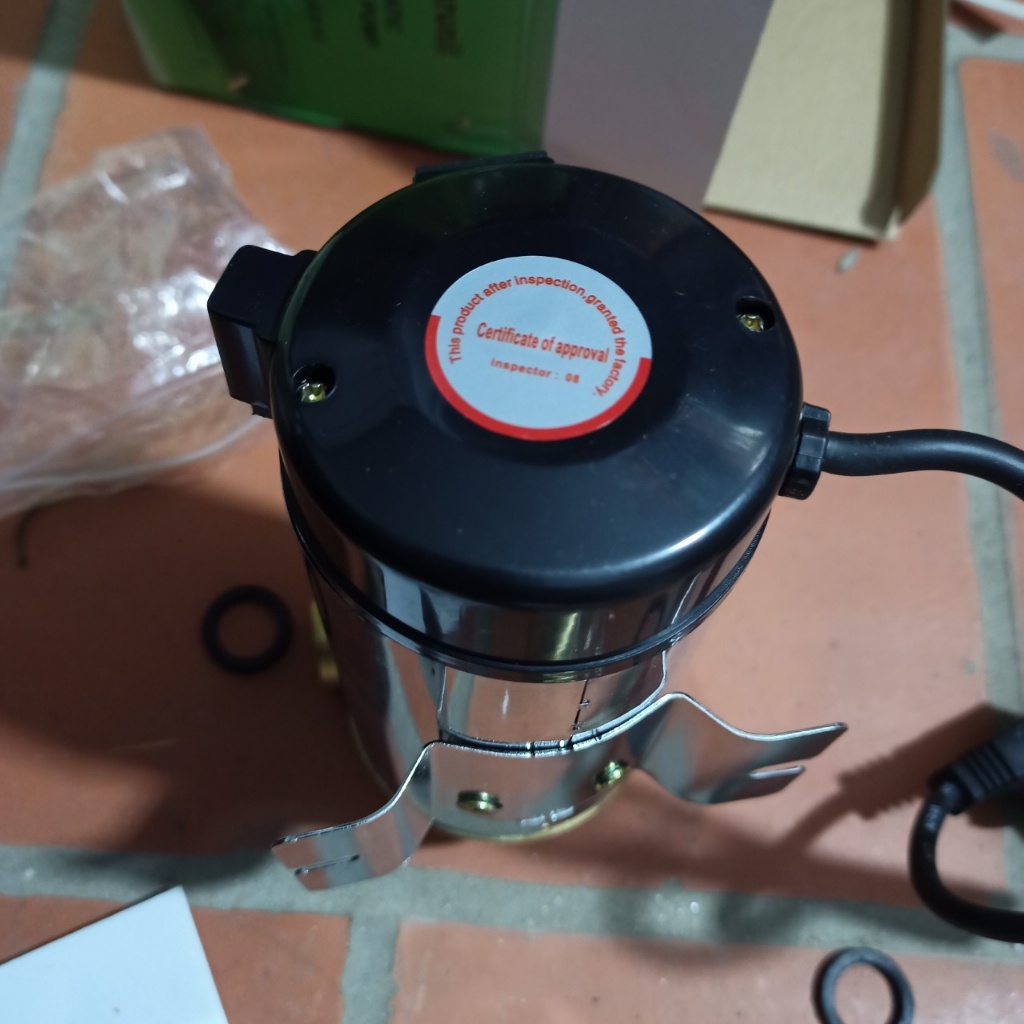 Bơm tăng áp máy giặt . bình nóng lạnh Penronil đẩy cao 15m cực êm