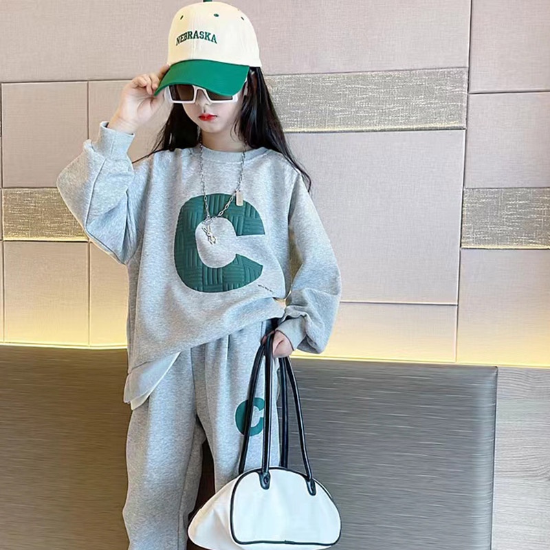 Bộ Quần Áo Thể Thao Thời Trang Năng Động Cho Bé Gái