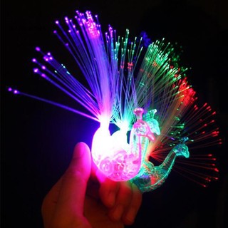 Nhẫn Hình Chim Công Có Đèn LED Phát Sáng