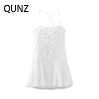 Qunz đầm trắng khoét lỗ thêu họa tiết 3384