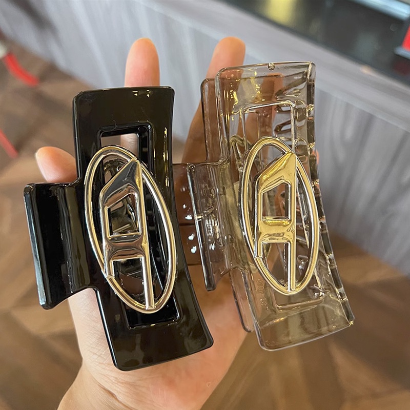 Nữ cá mập lớn clip thời trang cá mập