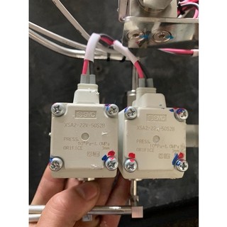 Van điện từ chân không / high vacuum solenoid valve: smc xsa2-22v-5gs2. 180° 1/4". 1.0mpa 24vdc 7w