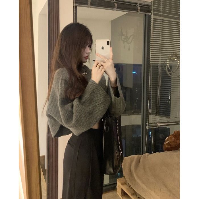 Bộ đồ mùa thu đông của phụ nữ bộ đồ ngắn dệt kim không thường xuyên áo len bên trong sling top che flesh slimmer look two-piece suit is0k