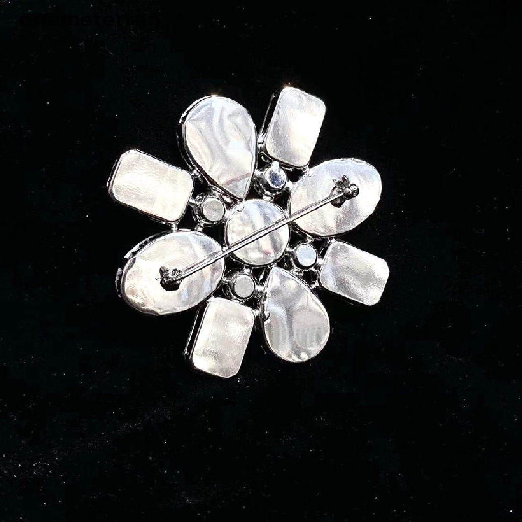 Vòng cổ Mặt Hoa Đính Đá Lấp Lánh Phong Cách Retro