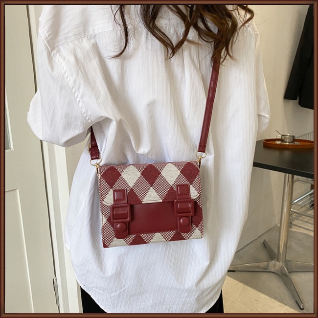 Túi Da Đeo Chéo Hình Vuông Nhỏ Có Nắp Đậy Khóa Nam Châm Thời Trang Cho Nữ