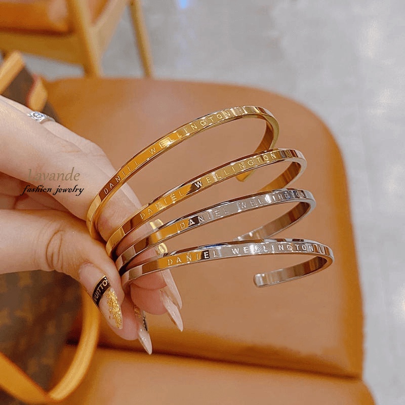 Vòng Tay Thép Titan Mạ Vàng 18K Thanh Lịch Không Phai T1S2