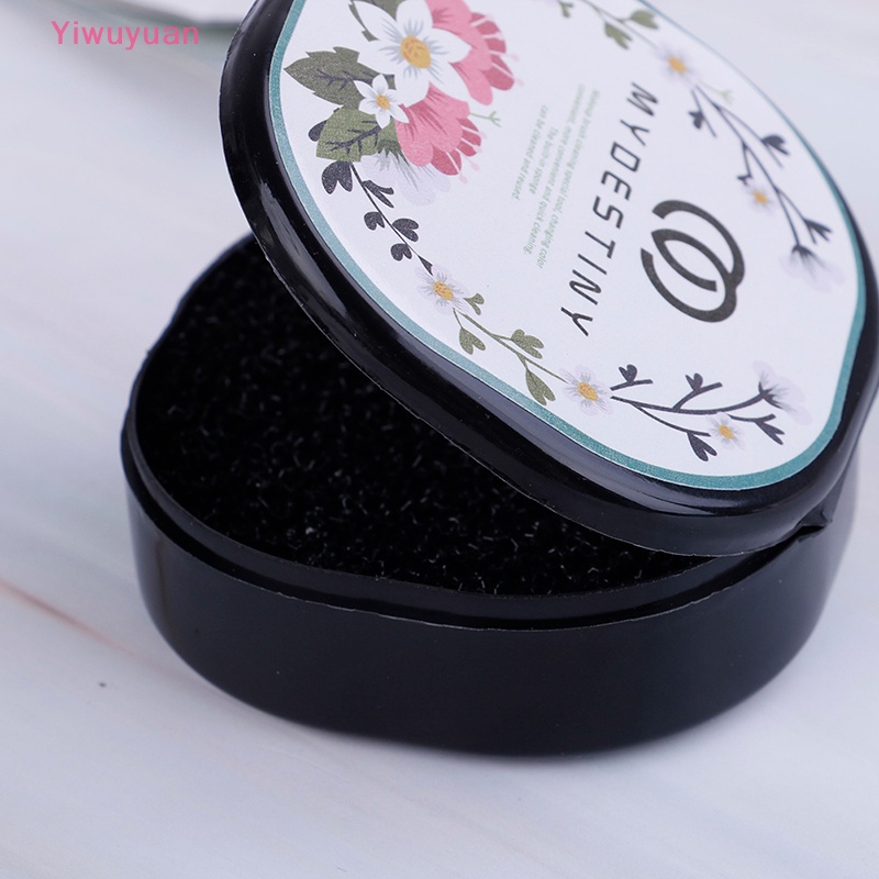 Dụng Cụ Vệ Sinh Cọ Trang Điểm Màu Đen
