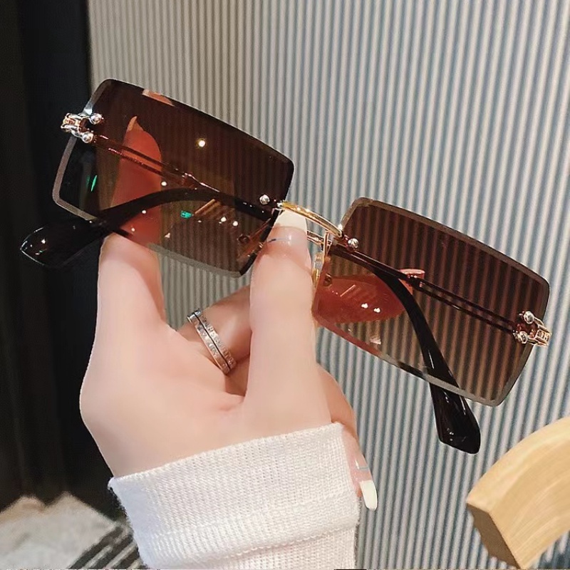 (KIQI-FASHION) COD Kính Mát Chống Tia UV400 Tròng Màu Gradient Phong Cách Vintage Thời Trang Cho Nữ