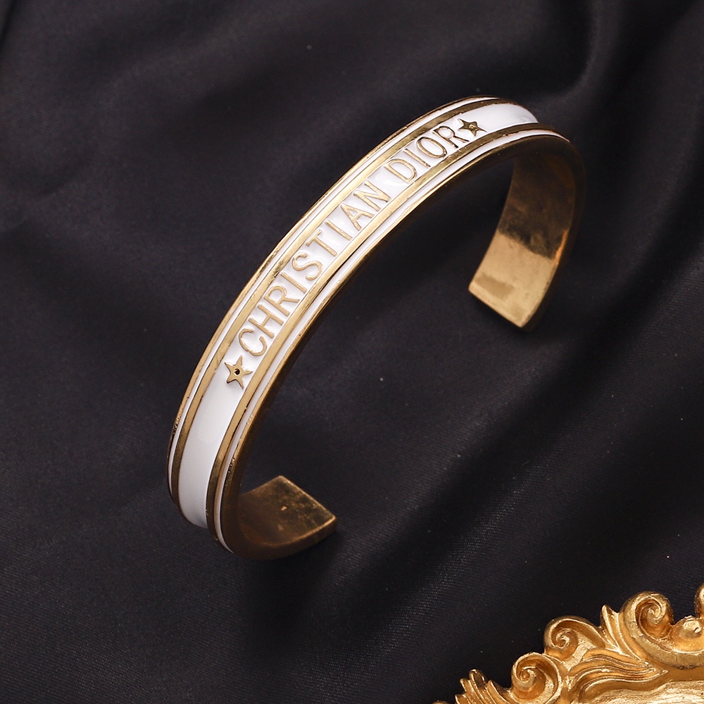 Vòng Tay Dior Bằng Thép Titan In Chữ LV Monogram Tinh Tế