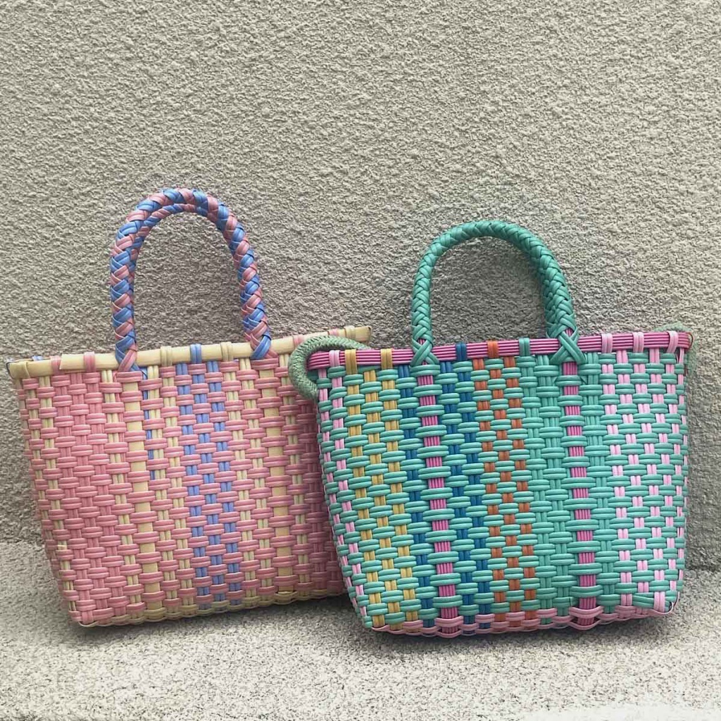 Túi Đeo Vai / Xách Tay Hình Vuông Bằng PVC Đan Lát Nhiều Màu Dễ Thương Chống Nước Kích Thước Nhỏ Gọn Dành Cho Bạn Nữ Đi Biển Mùa