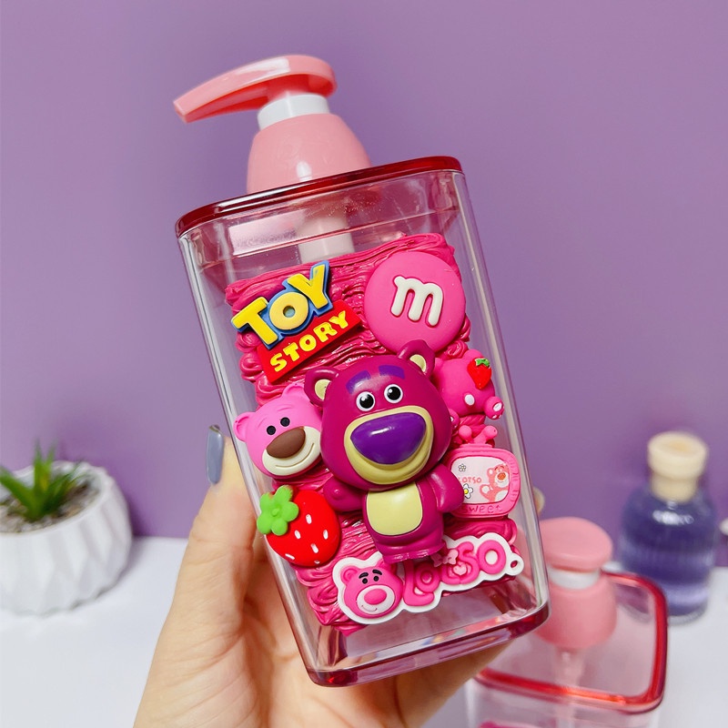 DISNEY Hoạt Hình Chai Đựng Dầu Gội / Sữa Tắm / Mỹ Phẩm Dạng Nhấn Hình Quả Dâu Tây Màu Hồng 420ml